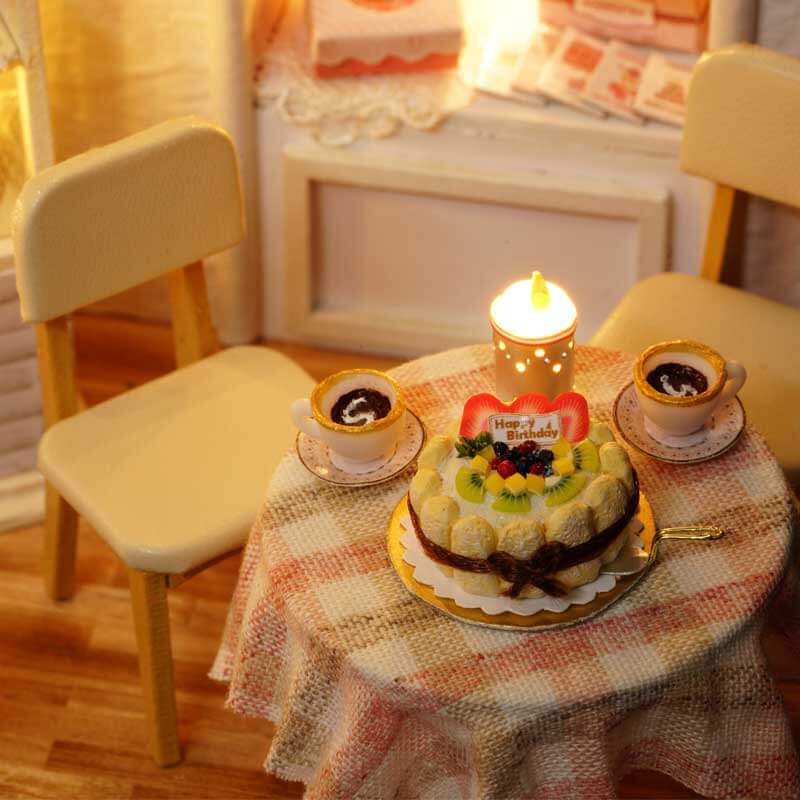 Amy's Cake Diary DIY Miniature Dollhouse_Description_4