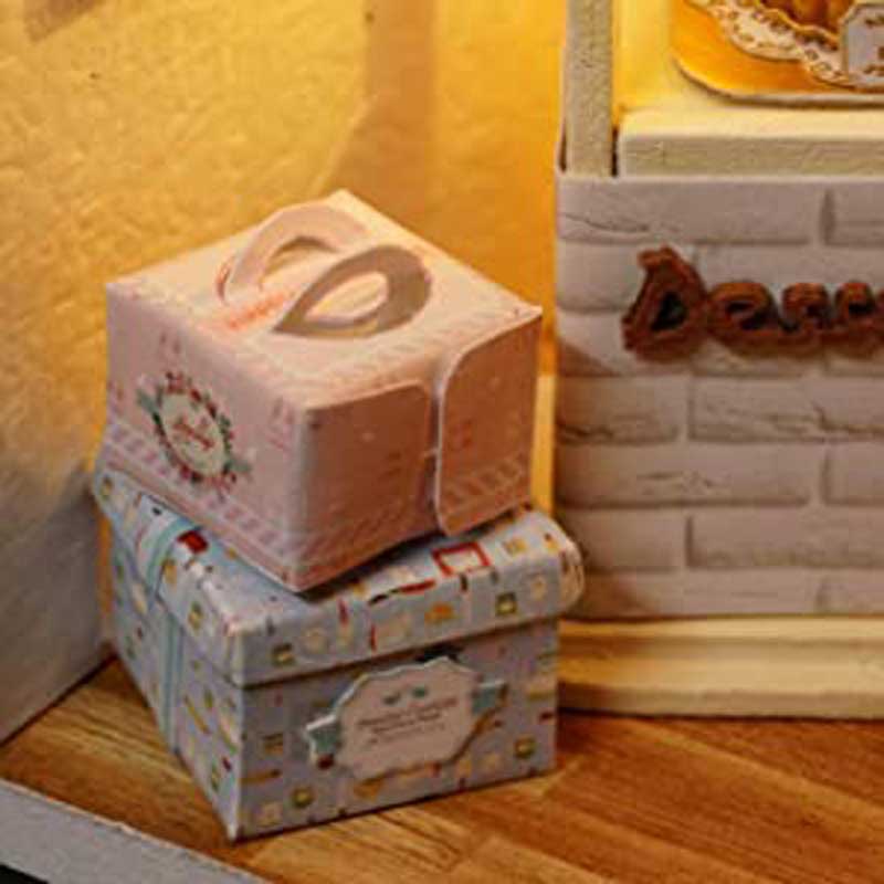 Amy's Cake Diary DIY Miniature Dollhouse_Description_5