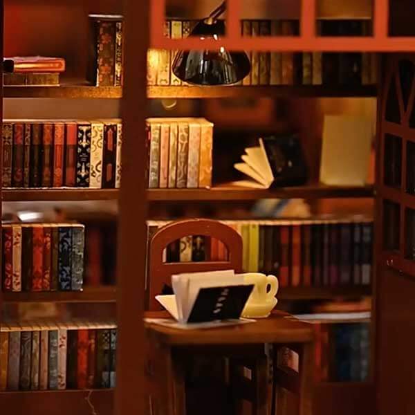 Dannie's Bookstore DIY Miniature Dollhouse_Description_7
